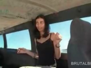 Slim brunette rumaja ngisep massive pecker in the bayan bis