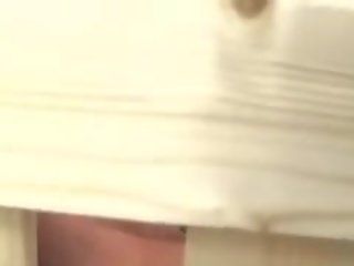 年輕 學生們 砰 上 學院 黨
