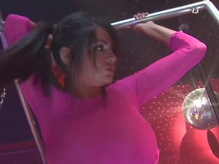 Masked tao sa katad tinatangkilik kakatuwang kaisipan pagtatalik pelikula may 2 sensational babes