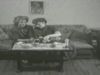 Wintaž lesbians: two gyzlar hd ulylar uçin movie clip e5