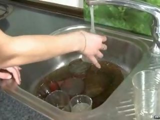 Patro v prdeli dospívající