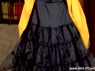 Charming blondinka finger fucks öl amjagaz in introduce guşak and