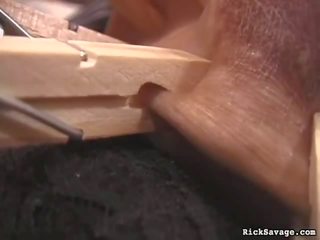 Të saj teats pulled e drejtë larg