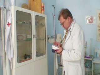 Nada visits her gyno surgeon for ripened amjagaz serpikdirme gyno ekzamen