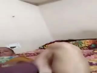 Indiýaly grown-up gyz fucked by her başlyk no one at home.