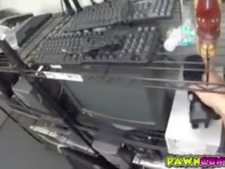 Gospodična policija uradnik zanič peter in jebemti ji muca