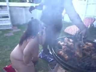 Çişik rose kush sucks off old gara man at bbq