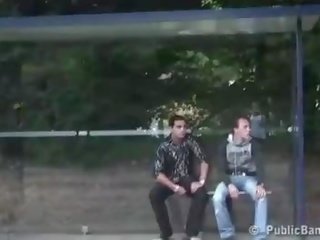 Jemagat öňünde sikiş clip ektrim awtobus stop 3 adam