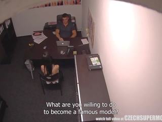 Sange voluptuous slim rumaja fucks for fashion model job: reged clip 55