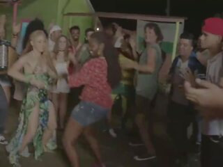 Shakira la biciclet kirli movie music, mugt boysfood hd ulylar uçin video 63