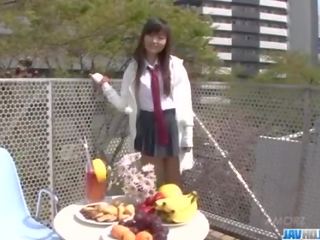 Ryo asaka makes ellemek her vag in the duş