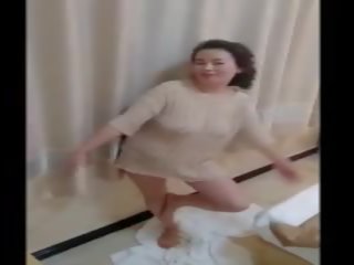 Braless beauties: free women reged film film e8