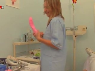 Natalii samo obrnil 18 in prejme a usta polna od urin!