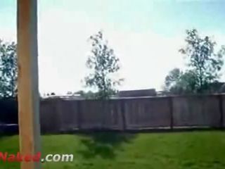 Owadanja adolescent gives a backyard agzyňa almak