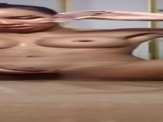 Shasha plays with oil