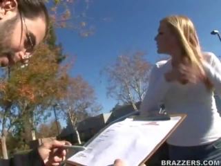 Blöd blond hat schlug von sie lehrer