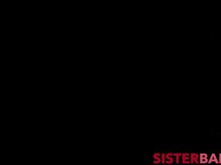 Kukull leigh shpim nga stepbrothers i madh anëtar në.
