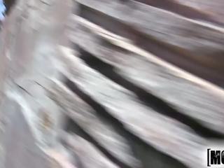 Mofos com - 莫莉 美 - pervs 上 patrol, 性别 视频 f3
