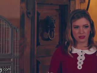 Girlsway dospívající witch casts láska spell na prsatá step-aunts