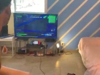 Stretch and Carmela Clutch Fortnite Chronicles third part