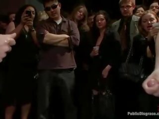 令人驚嘆 streetwalker 是 被濫用 性 在 公