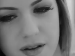 Julia de lucia liebt tief muschi fummeln von die schwimmbad.