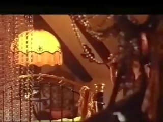 Keyhole 1975: gratis le riprese adulti clip video 75
