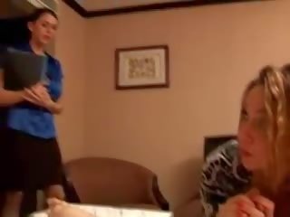 Nikita ligj dhe louise jenson stimulim me dorë
