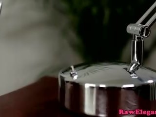 Angyal wicky élvezi kiváló leszbi akció