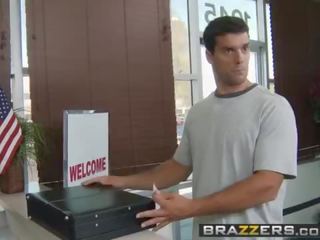 Brazzers - Big Tits at Work - Yurizan Beltran Ramon - Deposit In fancy woman