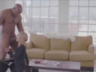 Traidora: necking & ndërracore e pisët kapëse vid bd
