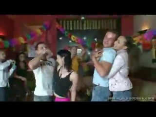 Damsel groupsex juures tema pidu