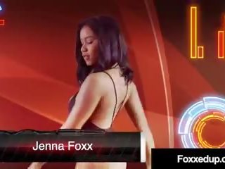 Mladý černý jenna foxx & vytetovat červený savana styles.