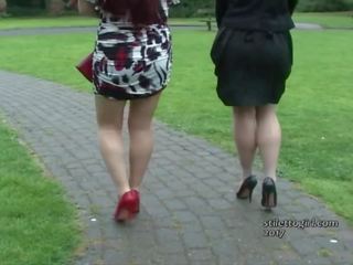 Stiletto i dashur tallje stimulate juaj këmbëgjatë i lartë thembër.