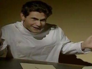 Corrupt asistente medicale avea distracție cu the pacienți