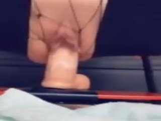 Görmek me ride this plastikden sik cream & fontan edip dökmek all over it.
