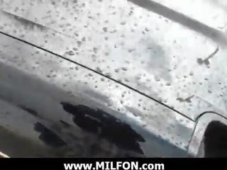 A caccia e scopata groovy provocante milf 1