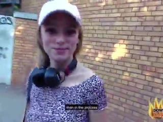 Dtfdating - auto pijpen en openlucht op zen hondjes neuken en gelaats voor tenger blondine tiener