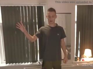 Es nokļūt mans nob bumbas dziļi uz šī reāls chav scally tips boy&comma; viņš sniedz groovy masāžas btw