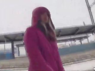 Flashing strangers onto a otly