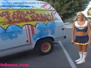 Icecreampie truck blond pigtailed cheepleader: volný xxx film film f3