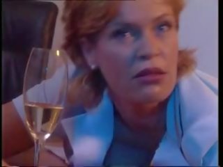 La directrice est une radio edit (lusty headmistress)