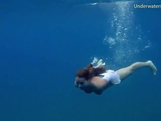 Prva pod vodo attractive video, brezplačno swimmer hd seks video 12