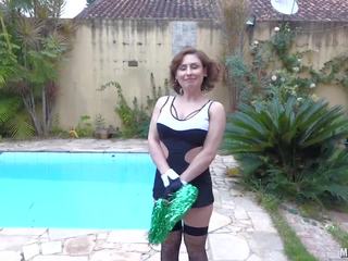 Cheerleaders emme ak and manu fox get millet ara dp