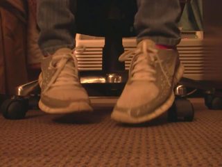 Nike Free sneaker hugs hand crushing Full video