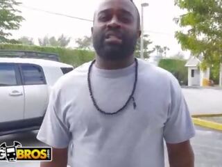 Bangbros - kelsi monroe ay nagbibigay sa fan a estriptis at grinds kanya malaki puwit sa kaniya titi