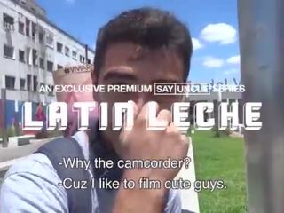 Kudrnatý nevinný chlápek dostane přibil podle velký penis zabezpečení hlídat
