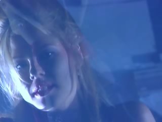 First-rate blondinka masturbates in lateks and uzyn kolgotka with a plastikden sik