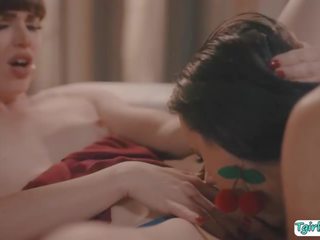 Hot deity fucked by smalltits ts sweetheart