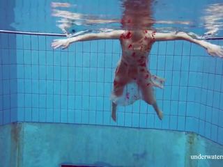 I veshur croatian cutie martina swims dhe strips: pd x nominal film shfaqje 1a